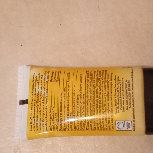 Burt's Bees BB Cream w/ noni extract & SPF 15 - Picture 2 of 2